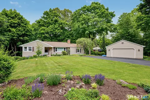 27 Apple Ln, Redding, CT 06896