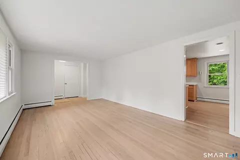 Living - 27 Apple Ln, Redding, CT 06896 photo 3 of 7