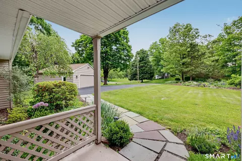 Exterior - 27 Apple Ln, Redding, CT 06896 photo 8 of 13