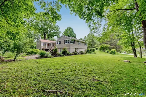Exterior - 27 Apple Ln, Redding, CT 06896 photo 10 of 13