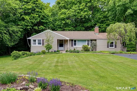 Exterior - 27 Apple Ln, Redding, CT 06896 photo 2 of 13