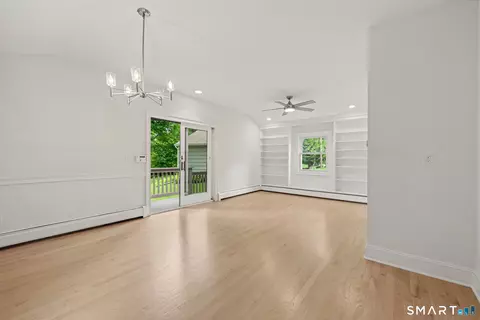 Living - 27 Apple Ln, Redding, CT 06896 photo 4 of 7