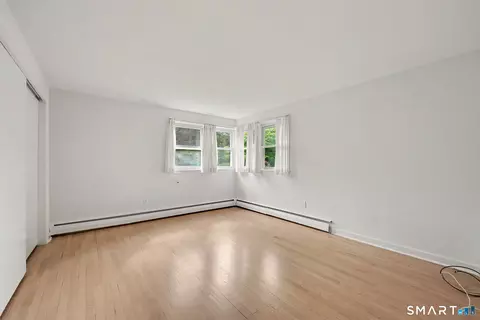 Bedroom - 27 Apple Ln, Redding, CT 06896 photo 3 of 4
