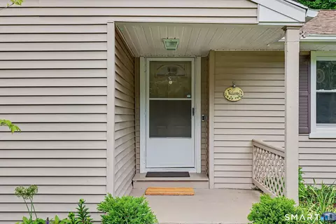 Exterior - 27 Apple Ln, Redding, CT 06896 photo 9 of 13