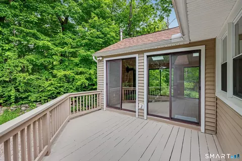 Exterior - 27 Apple Ln, Redding, CT 06896 photo 4 of 13
