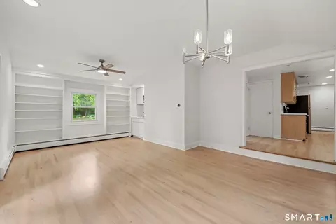 Living - 27 Apple Ln, Redding, CT 06896 photo 5 of 7