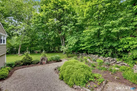 Exterior - 27 Apple Ln, Redding, CT 06896 photo 11 of 13