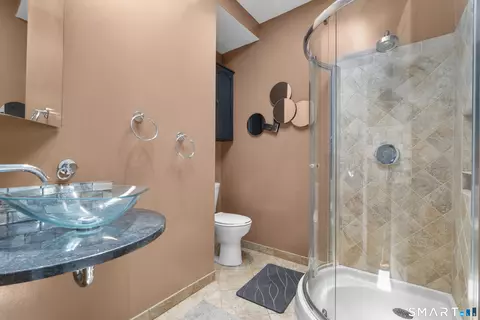 Bath - 7 Williams Dr, Prospect, CT 06712 photo 2 of 6