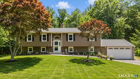 7 Williams Dr, Prospect, CT 06712