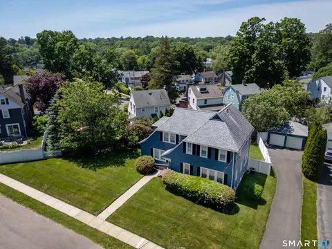 180 Rockland Rd, Fairfield, CT 06825