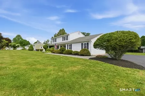 19 Zephyr Rd, Trumbull, CT 06611