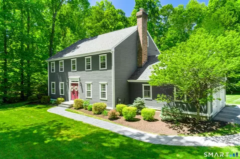 78 Deer Run Dr, Colchester, CT 06415