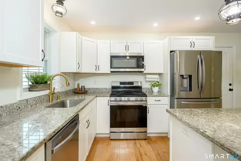 Kitchen - 5 King St, Killingly, CT 06239 photo 5 of 7