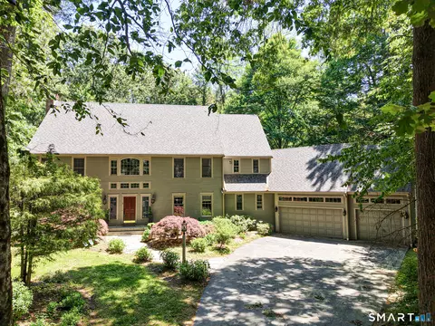3 Eton Pl, Farmington, CT 06032