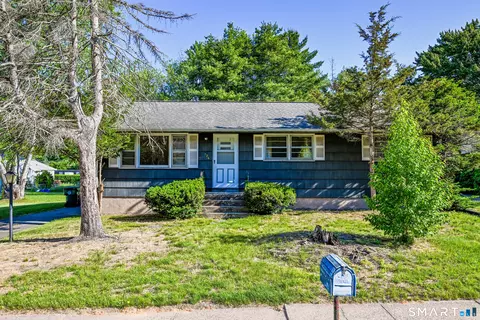 126 Beacon Hill Rd, East Hartford, CT 06108