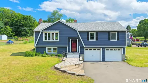 66 Roarke Rd, North Haven, CT 06473