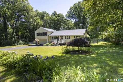 19 Tower Ln, Shelton, CT 06484