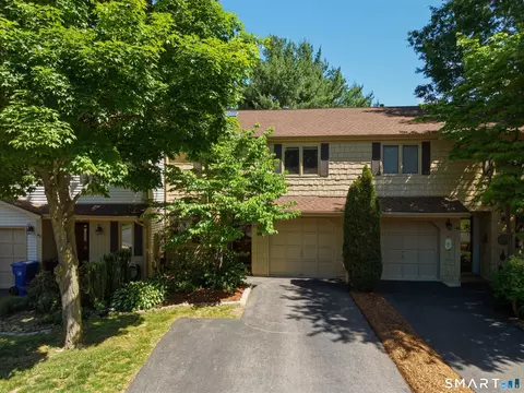 42 Apple Hl #42, Newington, CT 06111