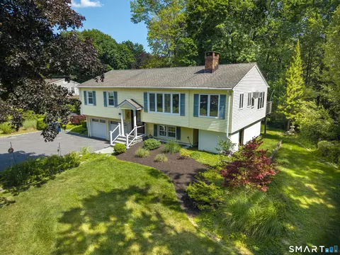 25 Olmstead Ln, Ridgefield, CT 06877