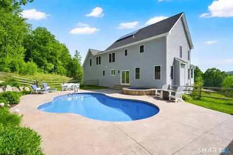 Exterior - 3 Windmill Ln, Canton, CT 06019 photo 6 of 9