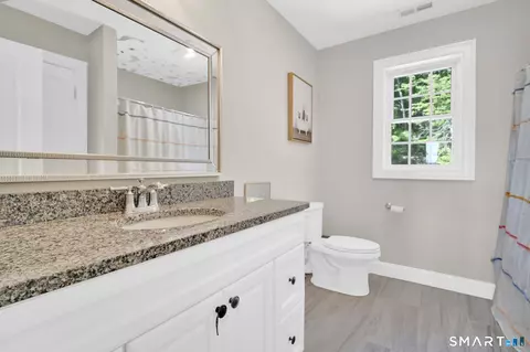Bath - 3 Windmill Ln, Canton, CT 06019 photo 3 of 4