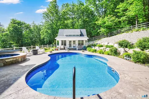 Exterior - 3 Windmill Ln, Canton, CT 06019 photo 4 of 9