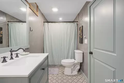 9 E Franklin St, Killingly, CT 06239 photo 23