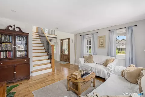 9 E Franklin St, Killingly, CT 06239 photo 4