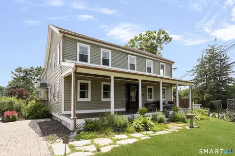9 E Franklin St, Killingly, CT 06239 photo 2