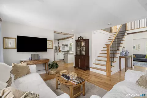 9 E Franklin St, Killingly, CT 06239 photo 3
