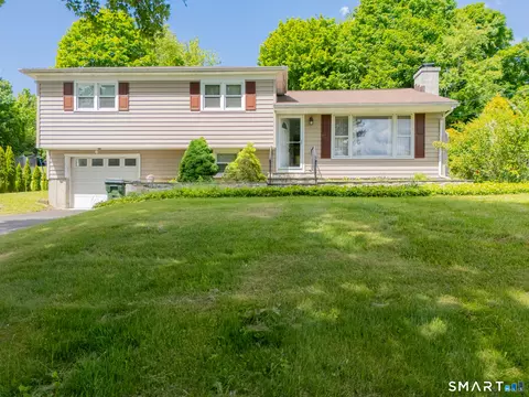 33 Kingswood Rd, Danbury, CT 06811