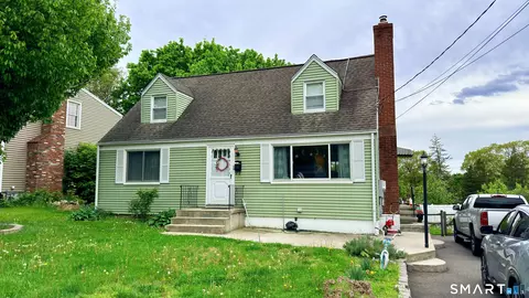 12 Rainbow Rd, Norwalk, CT 06851