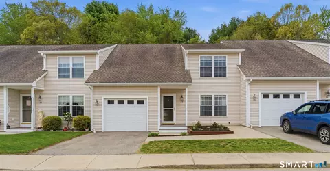17 Cross Creek Rd #17, Plainfield, CT 06374