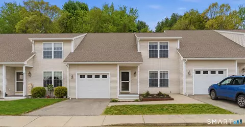 17 Cross Creek Rd #17, Plainfield, CT 06374