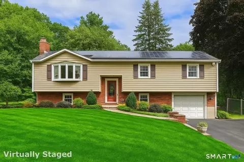 30 Lakeview Dr, Milford, CT 06460