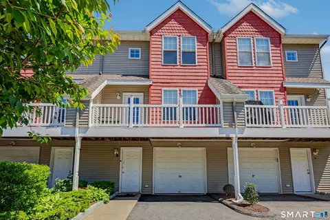 22 Miranda Ln #22, Stratford, CT 06615