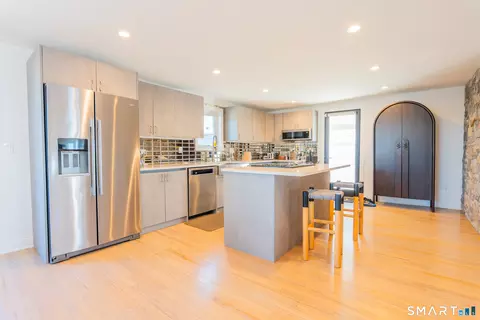 Kitchen - 49 Hammock Rd, Clinton, CT 06413 photo 1 of 5