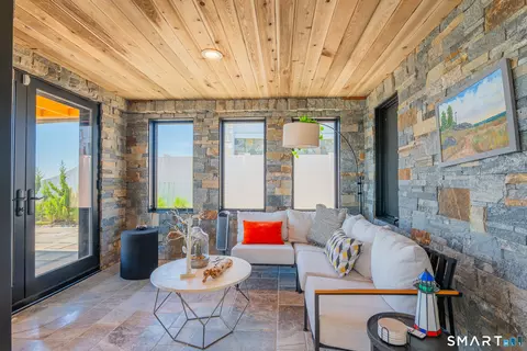 Living - 49 Hammock Rd, Clinton, CT 06413 photo 4 of 5