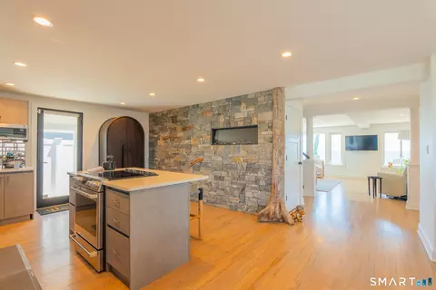 Kitchen - 49 Hammock Rd, Clinton, CT 06413 photo 4 of 5