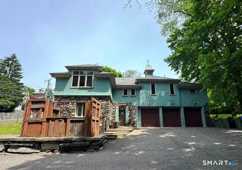 124 Pine St, Waterbury, CT 06710