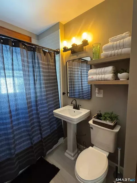 Bath - 98 Gorham Ave, Hamden, CT 06514 photo 2 of 2