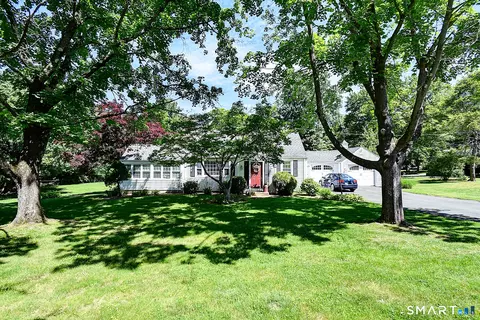 129 Marilyn Dr, Glastonbury, CT 06033