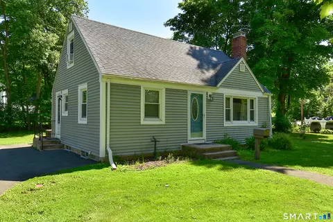 82 Rood Ave, Windsor, CT 06095