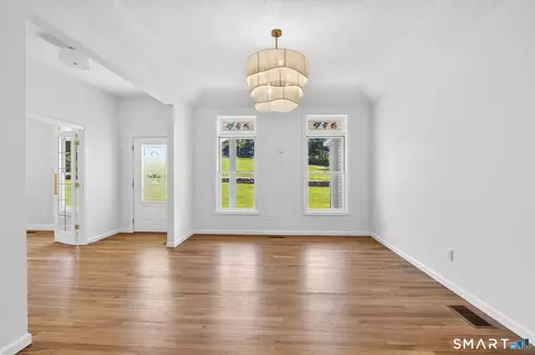 Living - 365 Munger Ln, Bethlehem, CT 06751 photo 4 of 4