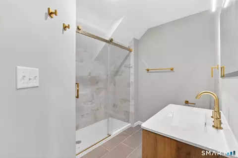 Bath - 365 Munger Ln, Bethlehem, CT 06751 photo 5 of 5