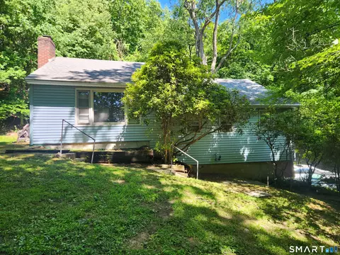 39 Taylor Rd, Bethel, CT 06801