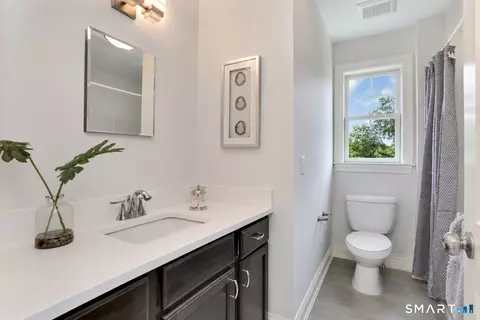 Bath - 8 View St #7, Greenwich, CT 06830 photo 4 of 4