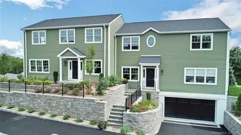 8 View St #7, Greenwich, CT 06830