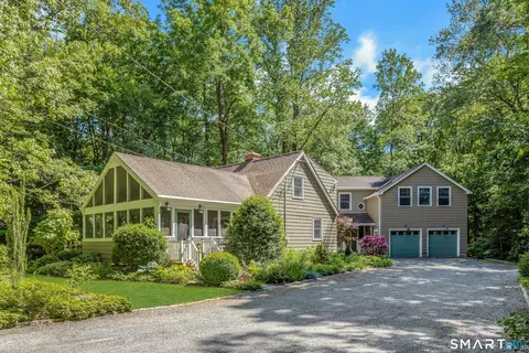 65 Barrows Rd, Easton, CT 06612