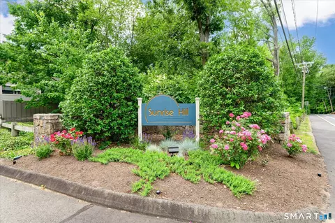 213 Sunrise Hill Ln #213, Norwalk, CT 06851